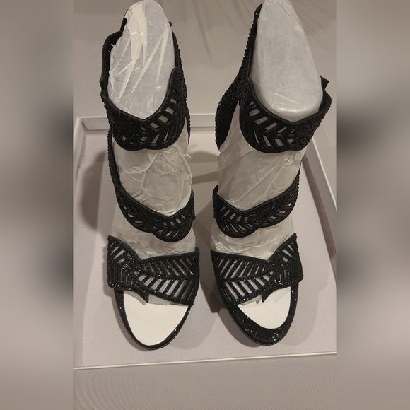 Heeled Sandal - Picture 9 of 11